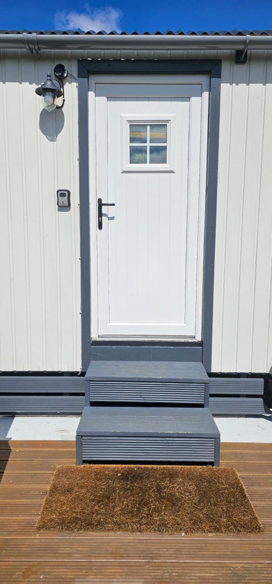 Small Cozy Shepherd Hut 20 By 7 Feet With Boxed In High Double Bed Balmacara Exteriör bild