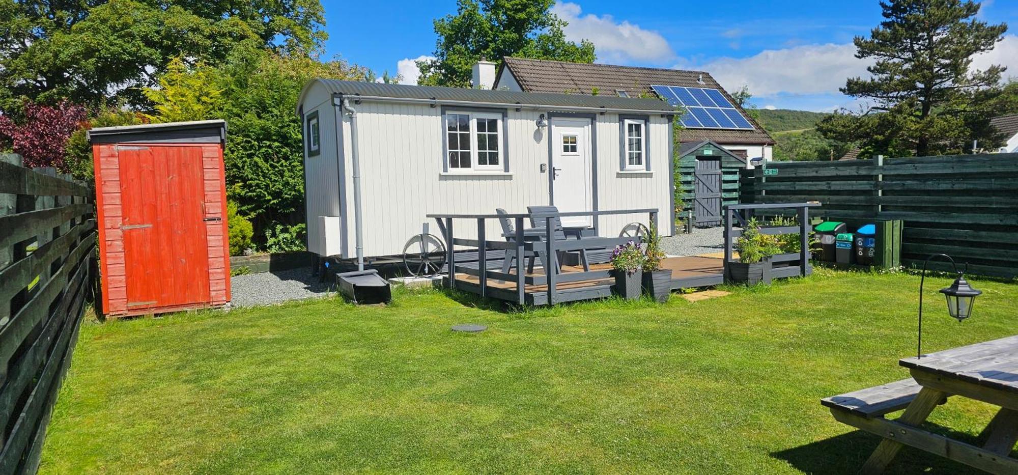 Small Cozy Shepherd Hut 20 By 7 Feet With Boxed In High Double Bed Balmacara Exteriör bild